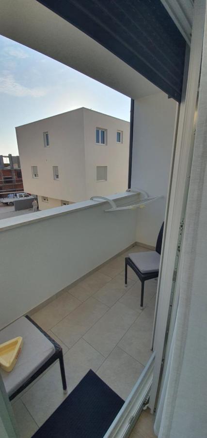Apartment Sunrise With Private Parking Póla Kültér fotó